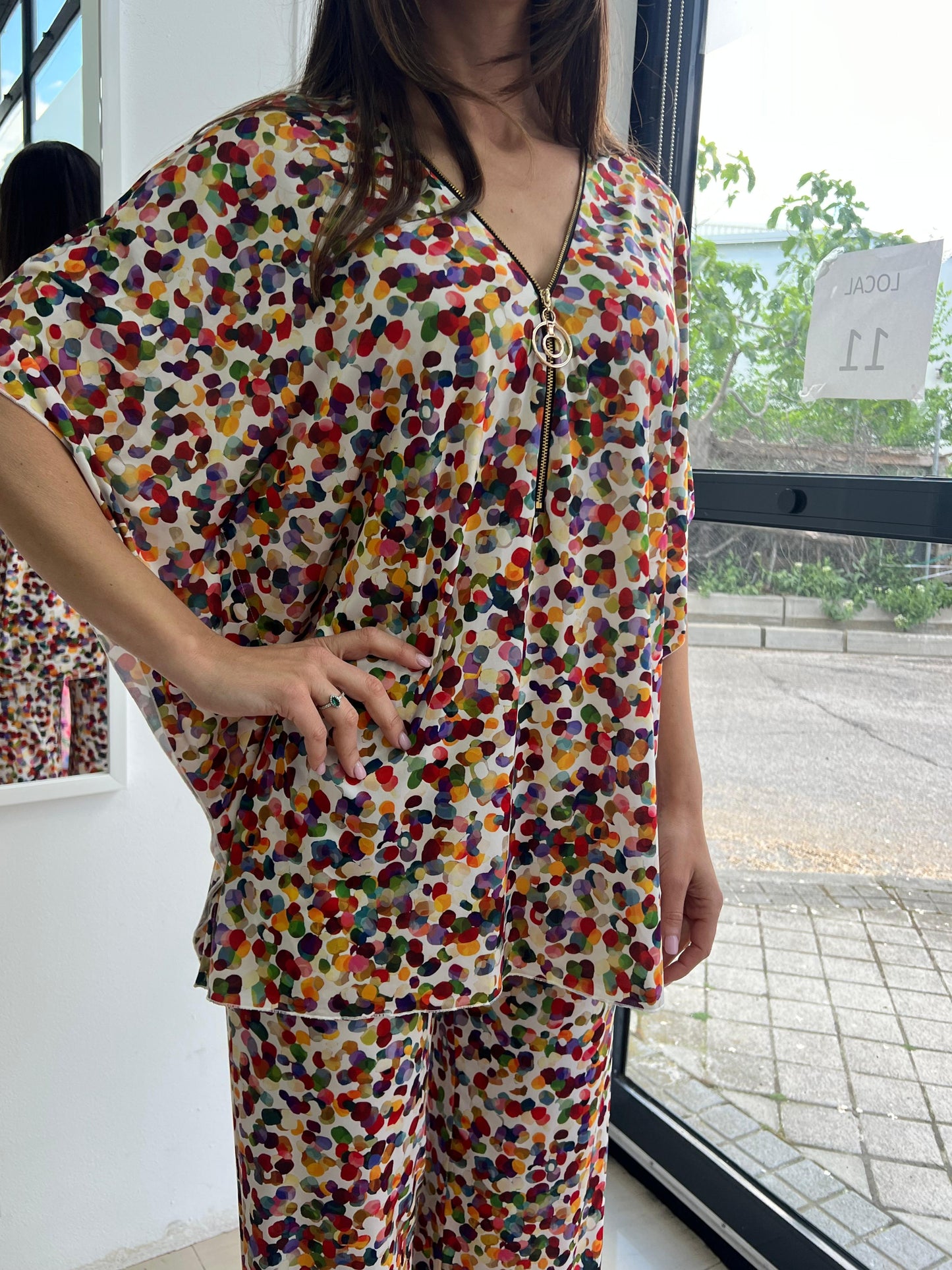 Conjunto cremallera de licra fría estampado confeti