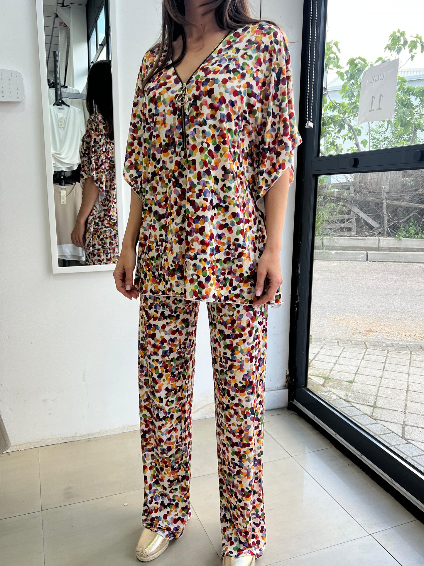 Conjunto cremallera de licra fría estampado confeti