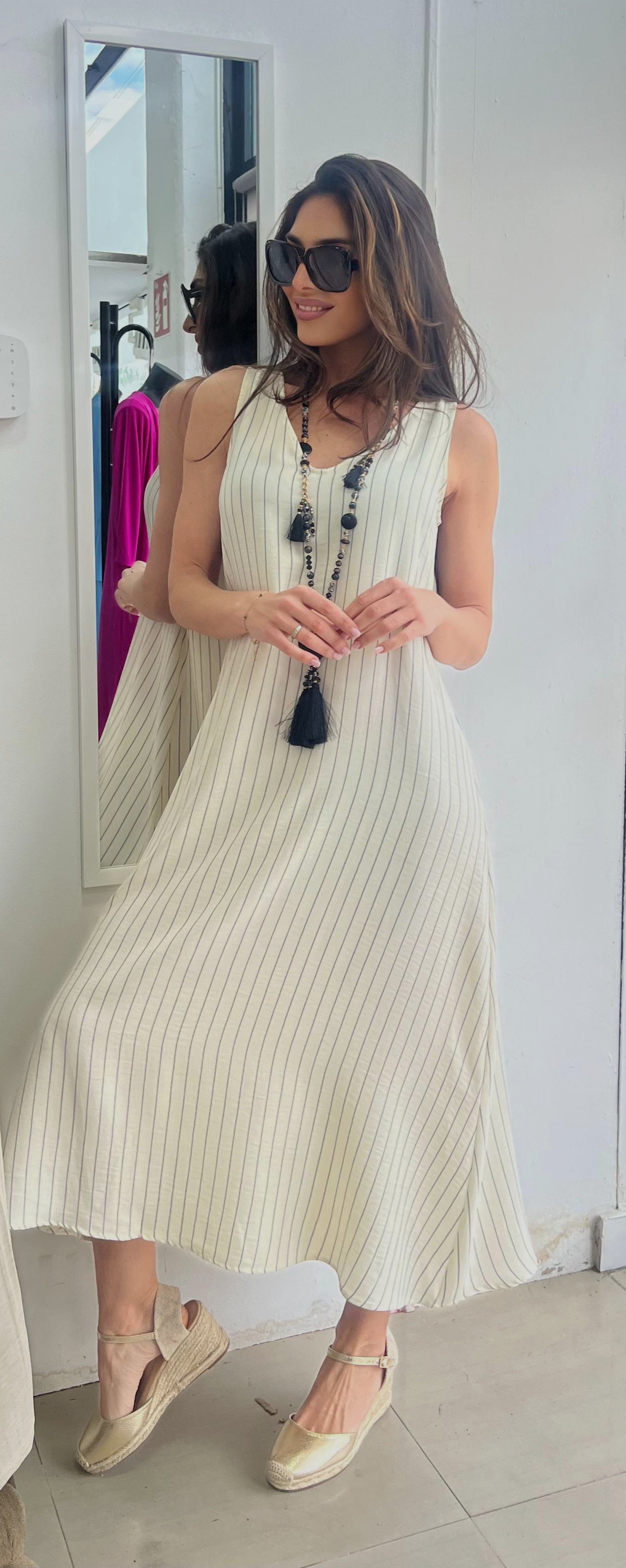 Vestido de tirantes en simil lino de rayas