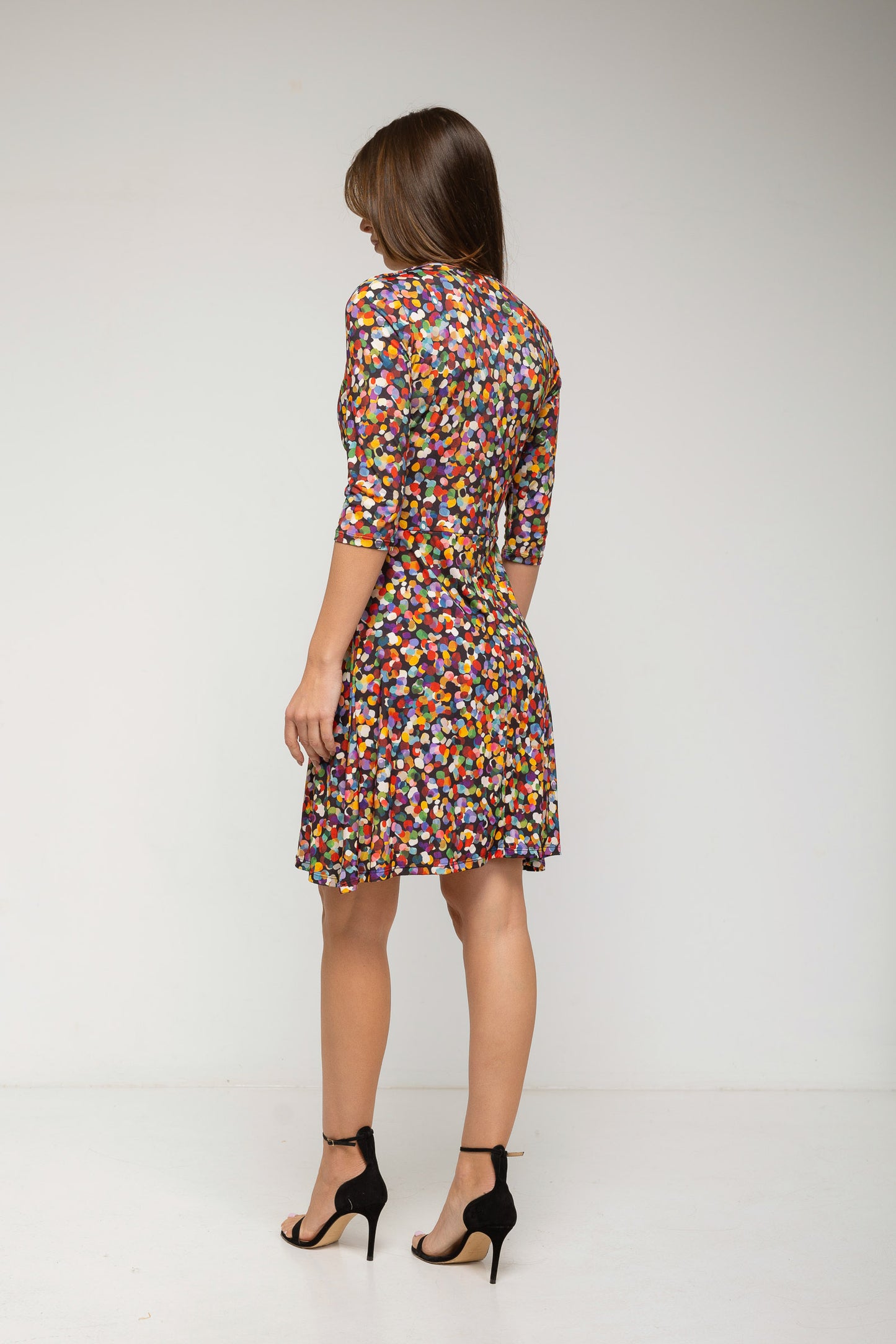 Vestido corto con escote pico cruzado estampado 2