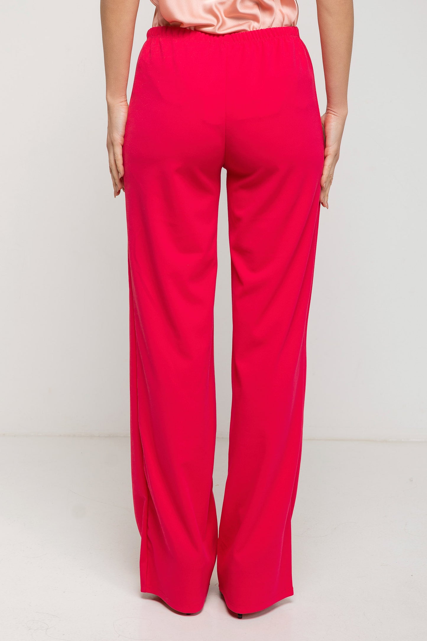 Pantalón recto de neocrepe color fuxia