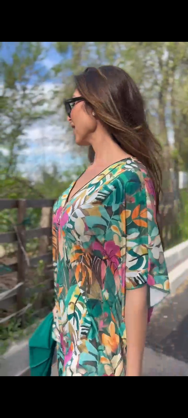 Conjunto cremallera de licra fría estampado selva verde