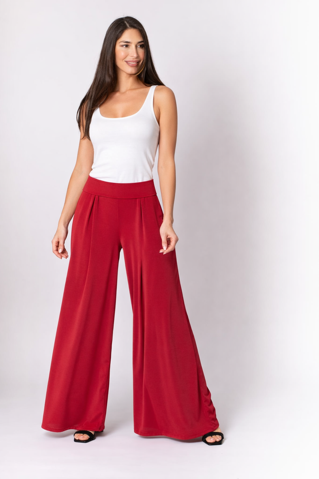 Pantalón palazzo con goma en la cintura granate