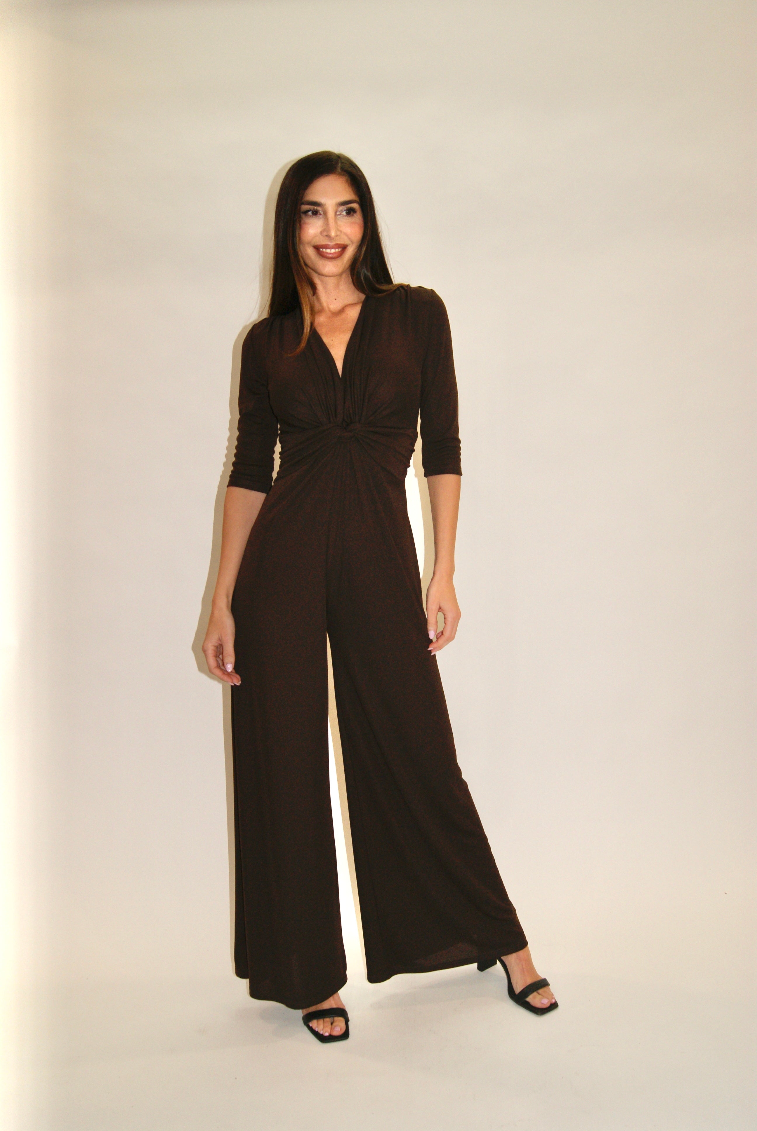 Mono nudo marrón liso