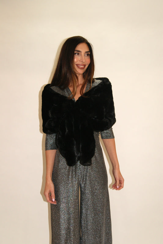 Estola negra de pelo sintética para eventos – El complemento perfecto para Navidad y Nochevieja
