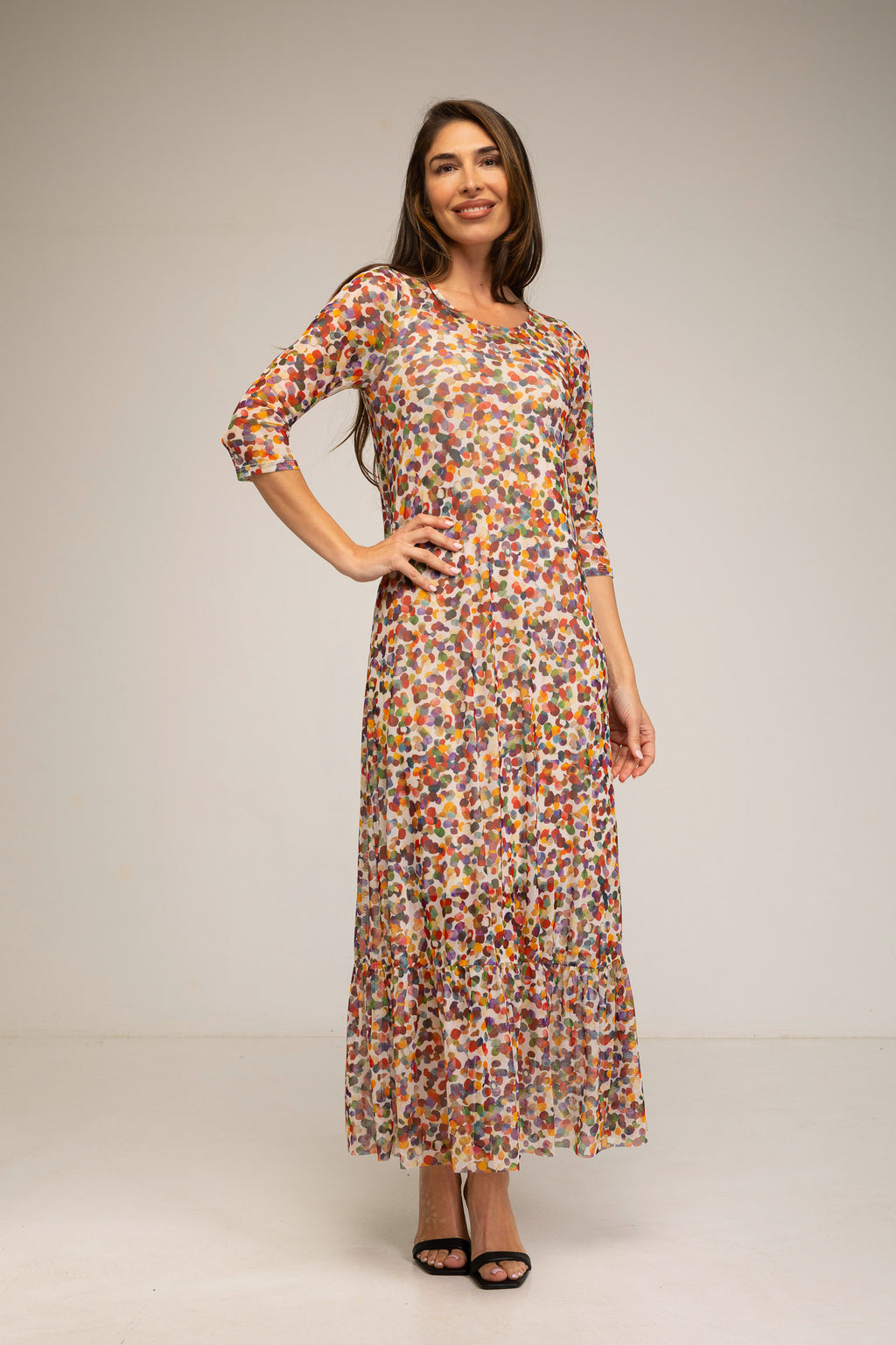 Vestido largo de tul con forro interior y estampado fondo claro