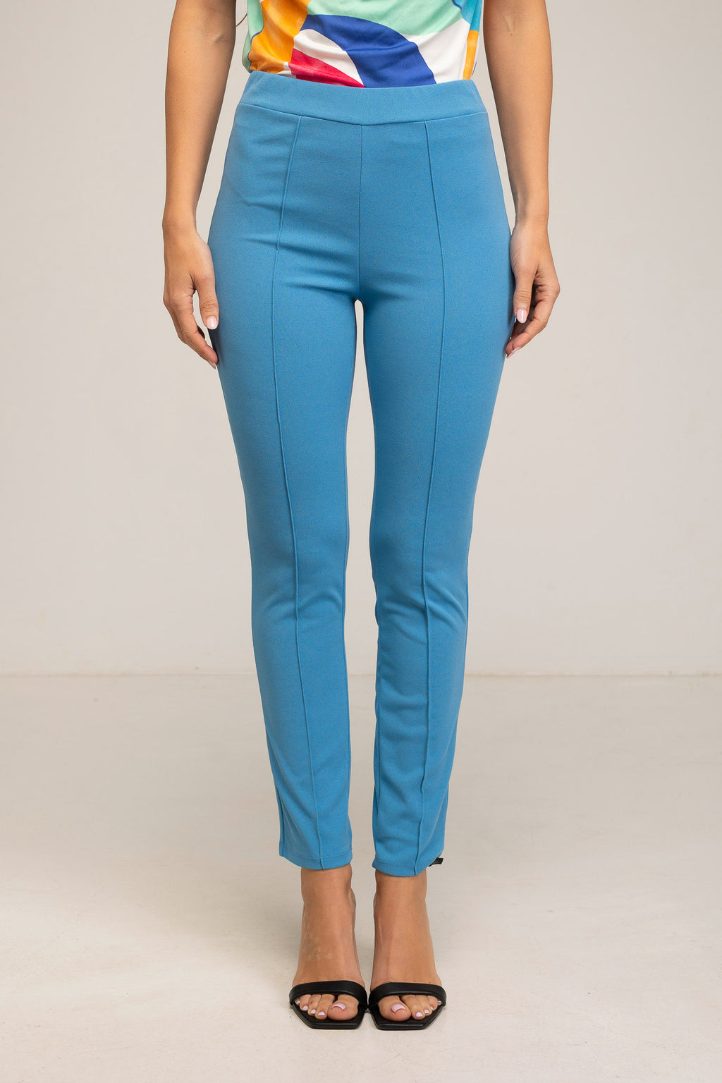 Pantalón pitillo de neocrepe azul turquesa