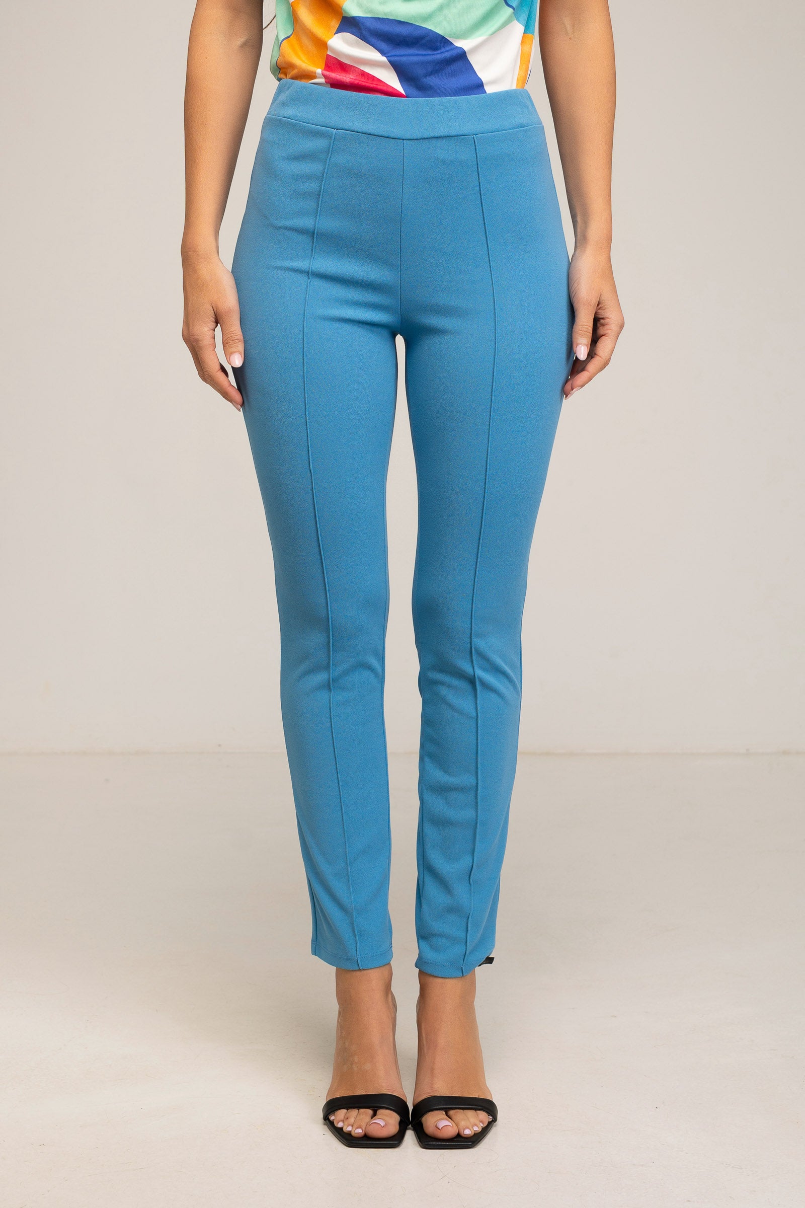 Pantalón pitillo de neocrepe azul turquesa