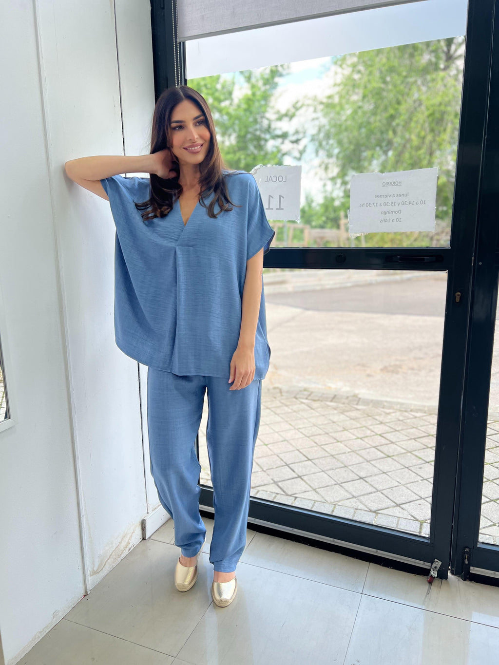 Conjunto túnica escote pico y pantalón en color jeans