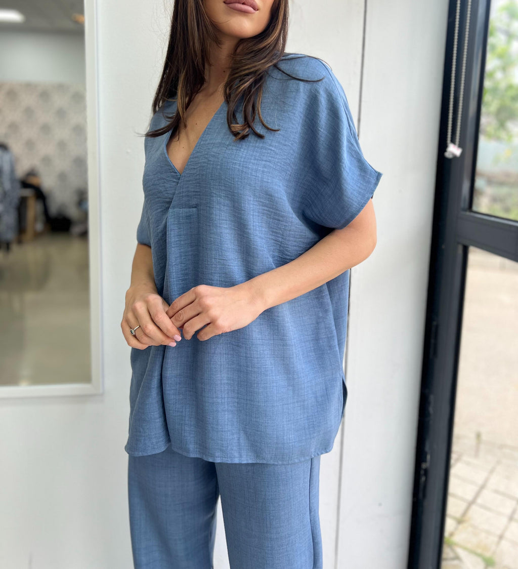Conjunto túnica escote pico y pantalón en color jeans