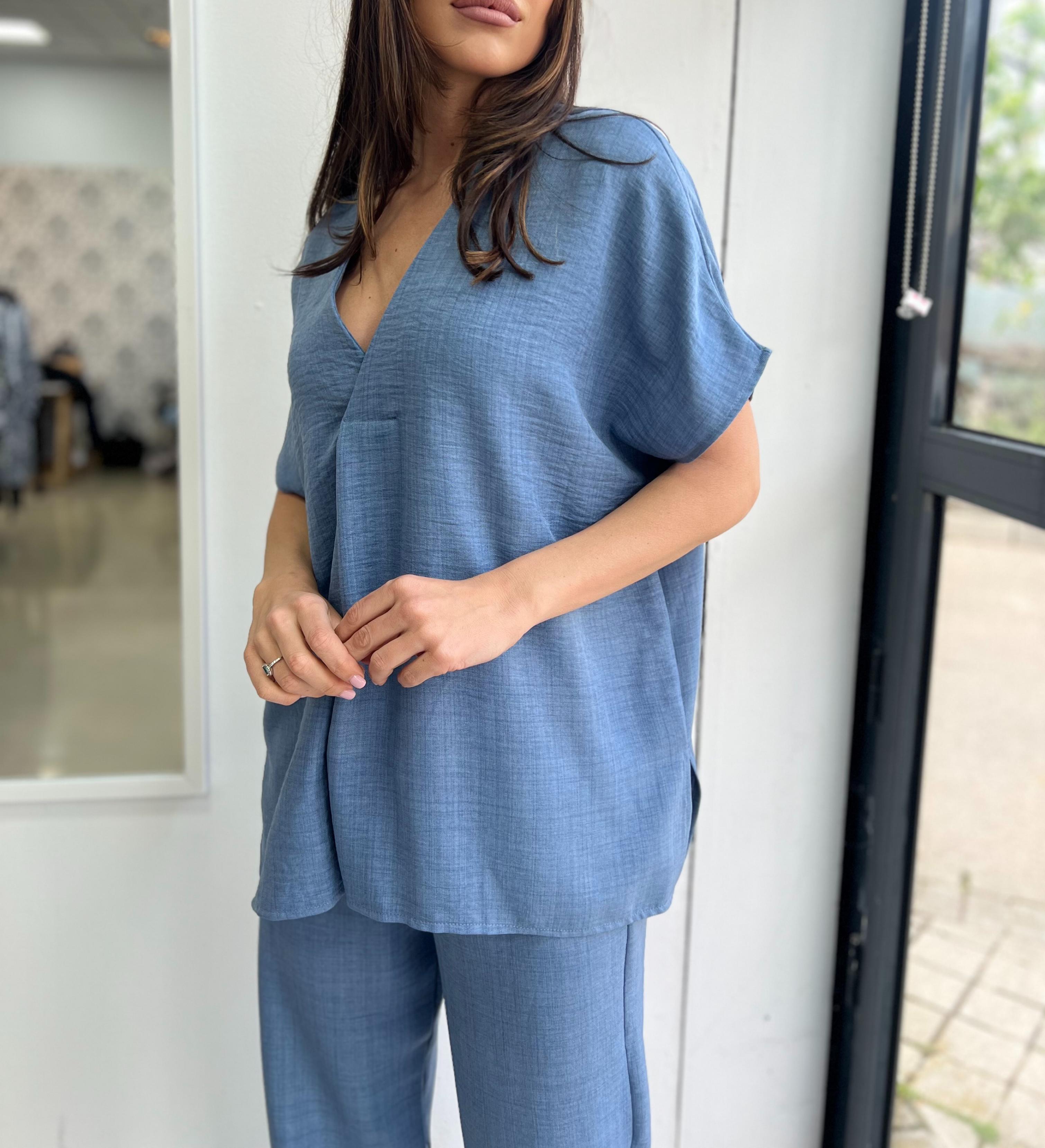 Conjunto túnica escote pico y pantalón en color jeans