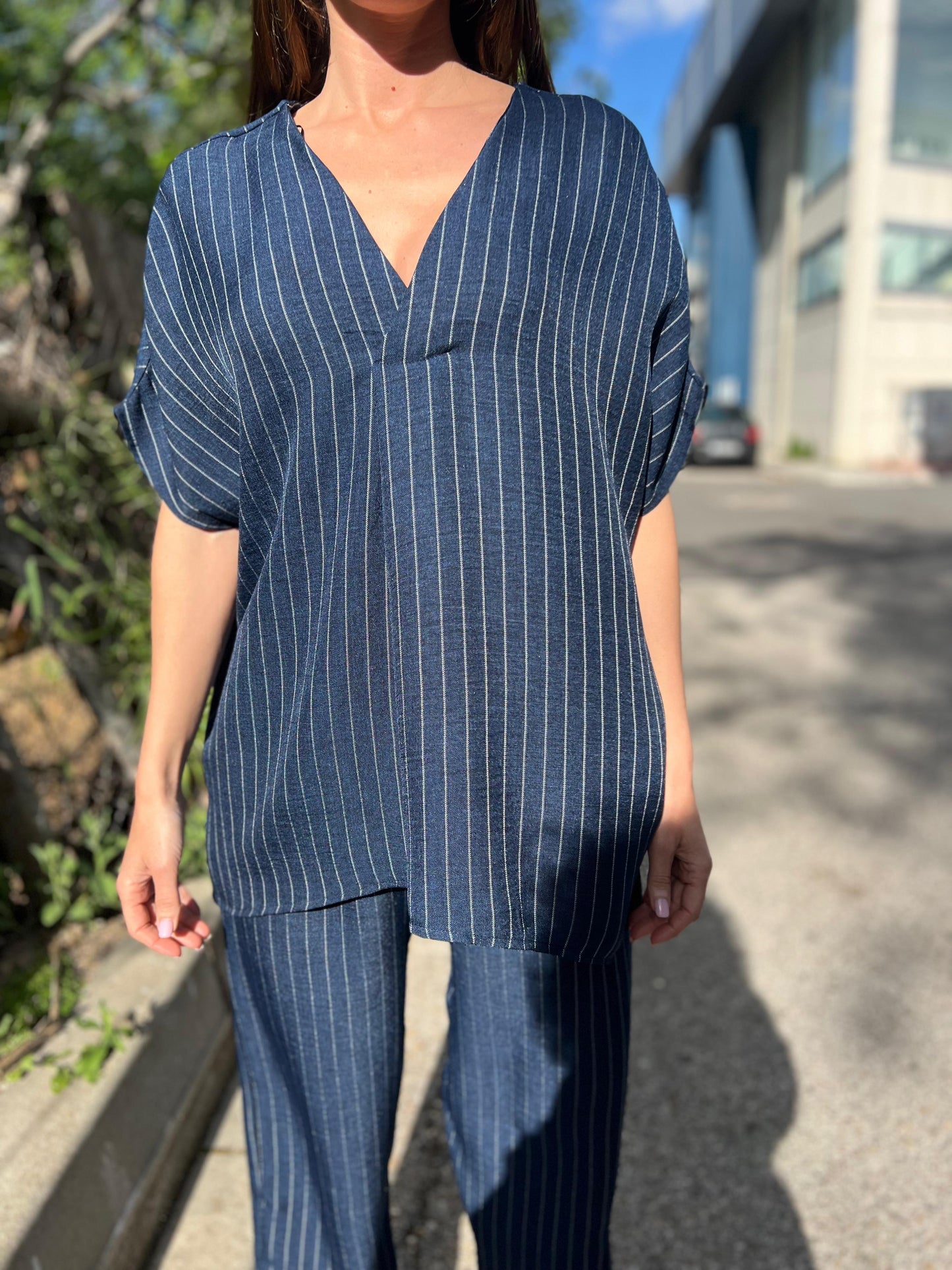 Conjunto túnica escote pico y pantalón en raya marino