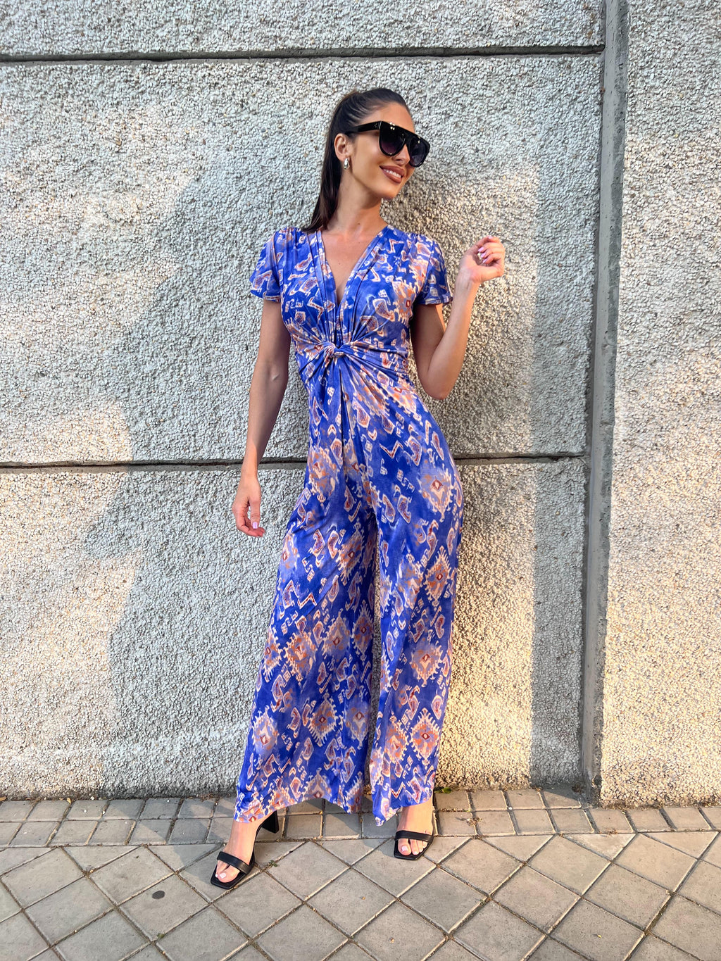 Mono nudo manga corta estampado fondo azul