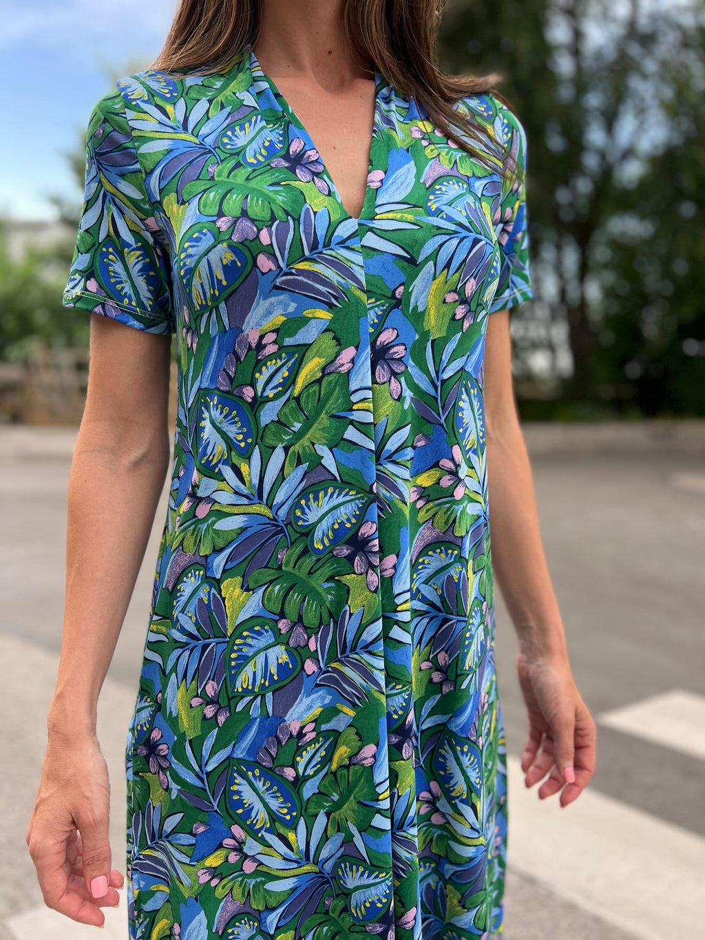 Vestido Midi escote pico estampado verde/azul
