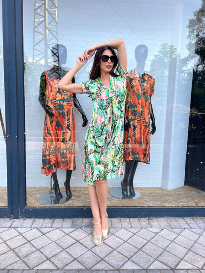 Vestido Midi escote pico estampado selva verde