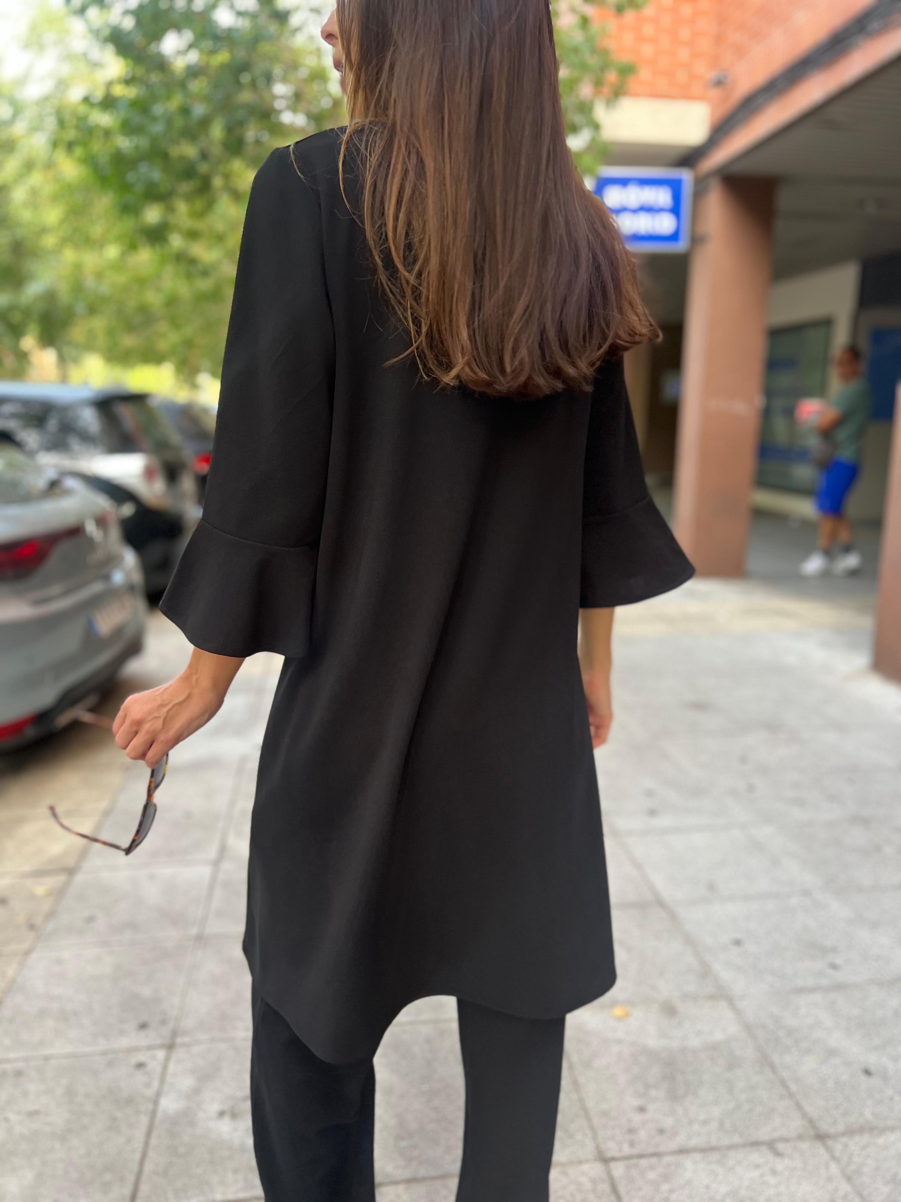 Conjunto túnica larga y pantalón en neocrepe negro
