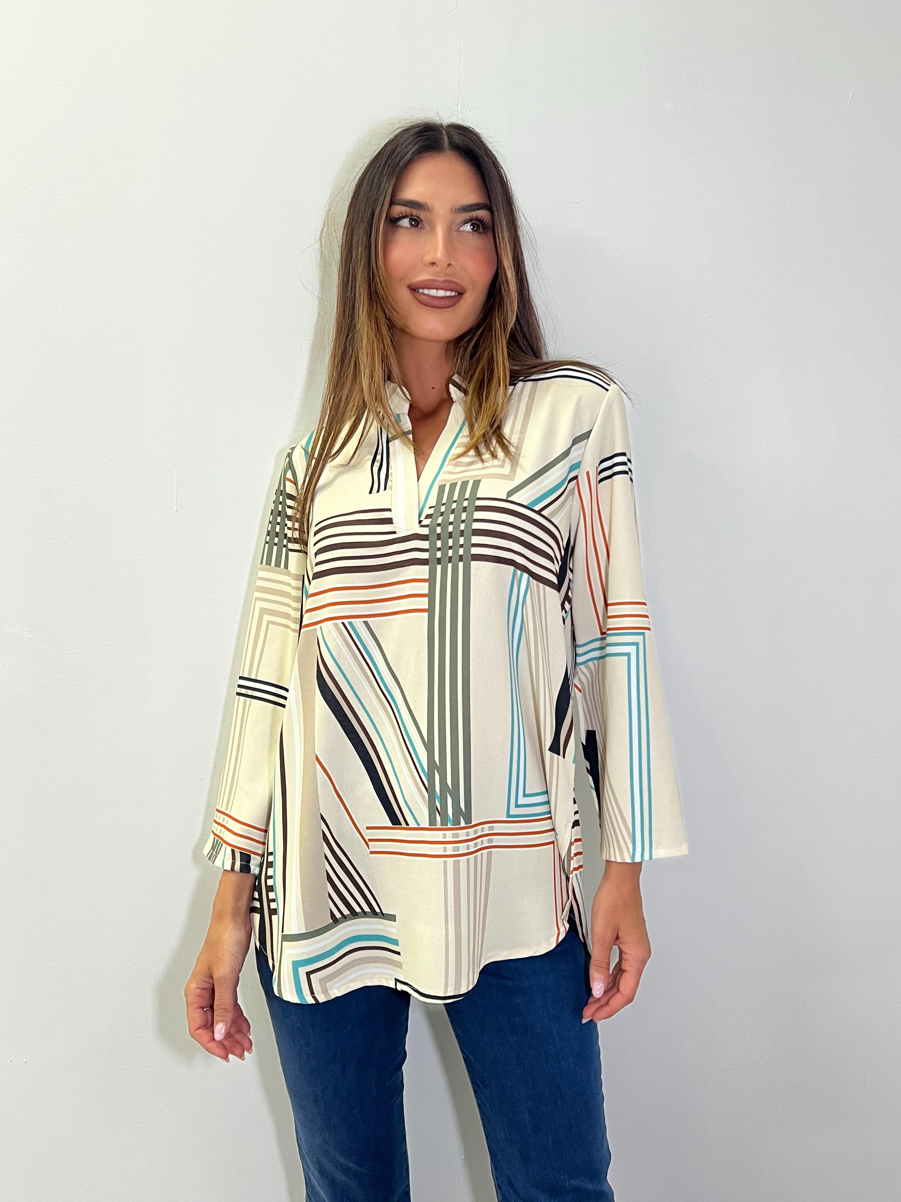 Blusa recta cuello maho manga larga estampada