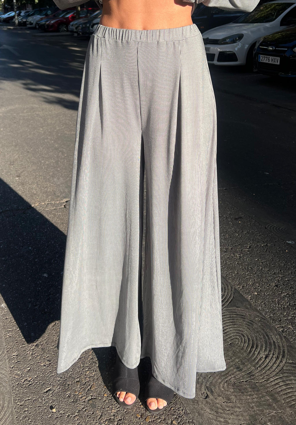 Conjunto pantalón palazzo y camiseta flor