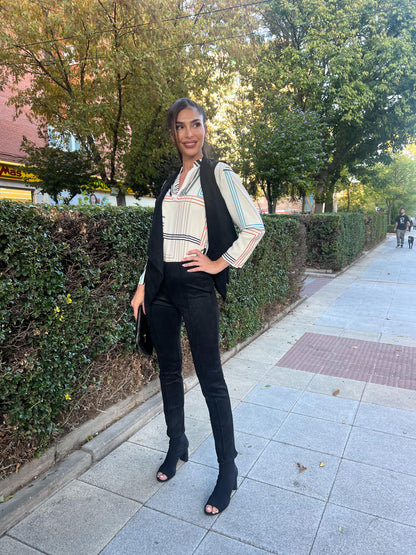 Conjunto de pantalón y chaleco de antelina en color negro