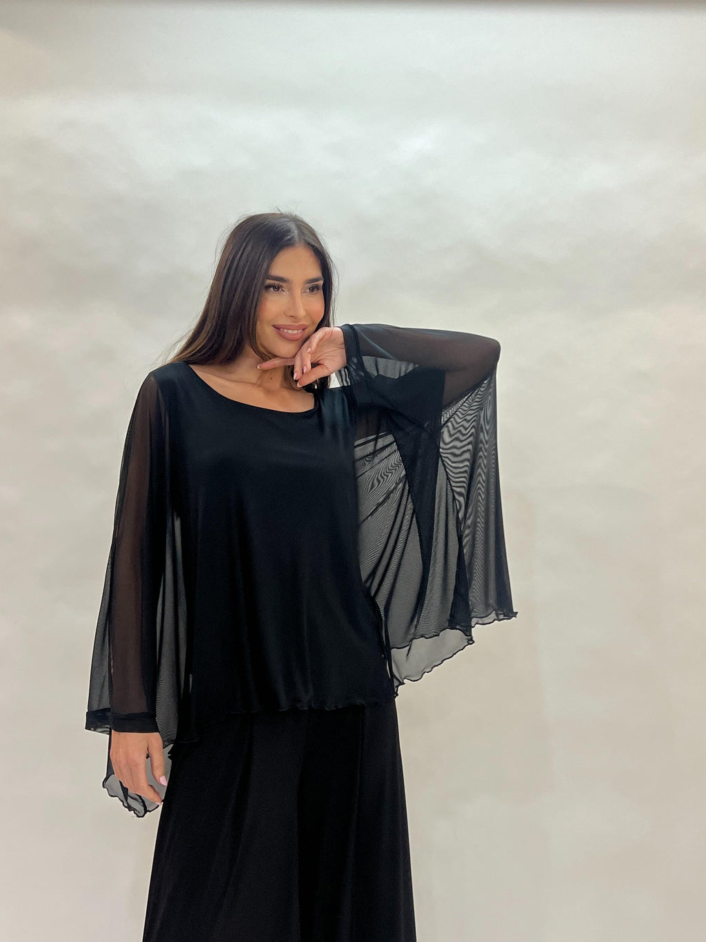 Camiseta Capa de Tul- Elegancia y ligereza en cada movimiento