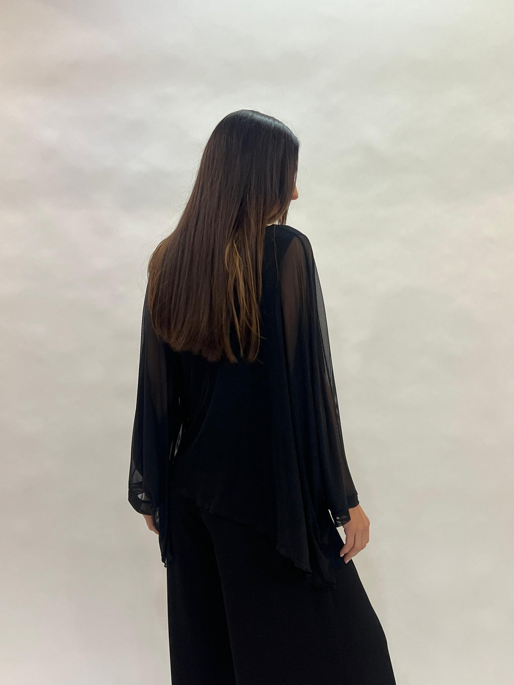 Camiseta Capa de Tul- Elegancia y ligereza en cada movimiento