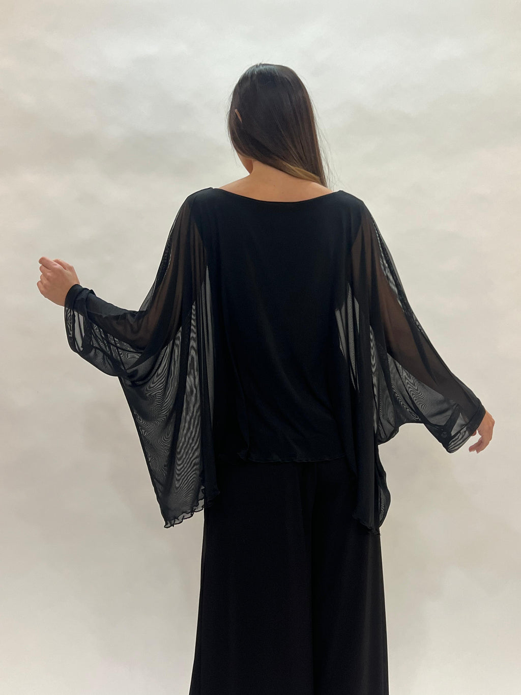 Camiseta Capa de Tul- Elegancia y ligereza en cada movimiento