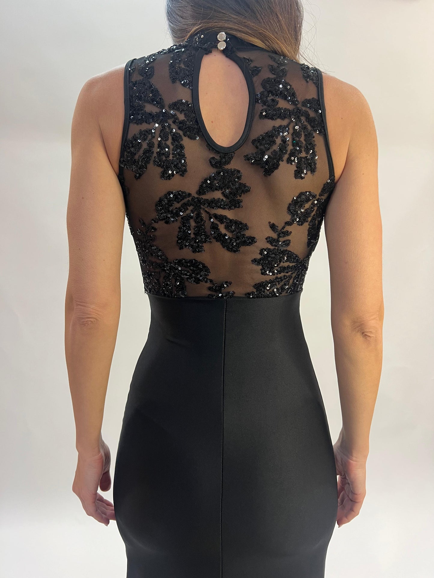 Vestido Negro de  Licra y  Blonda