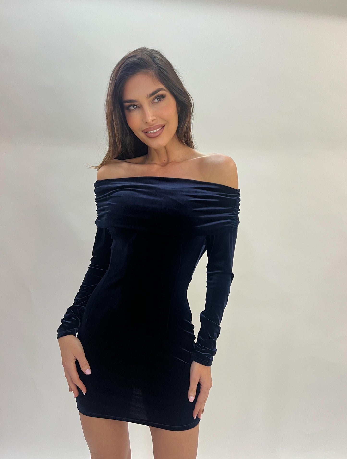 Vestido de Terciopelo Escote Bardot / Talla única