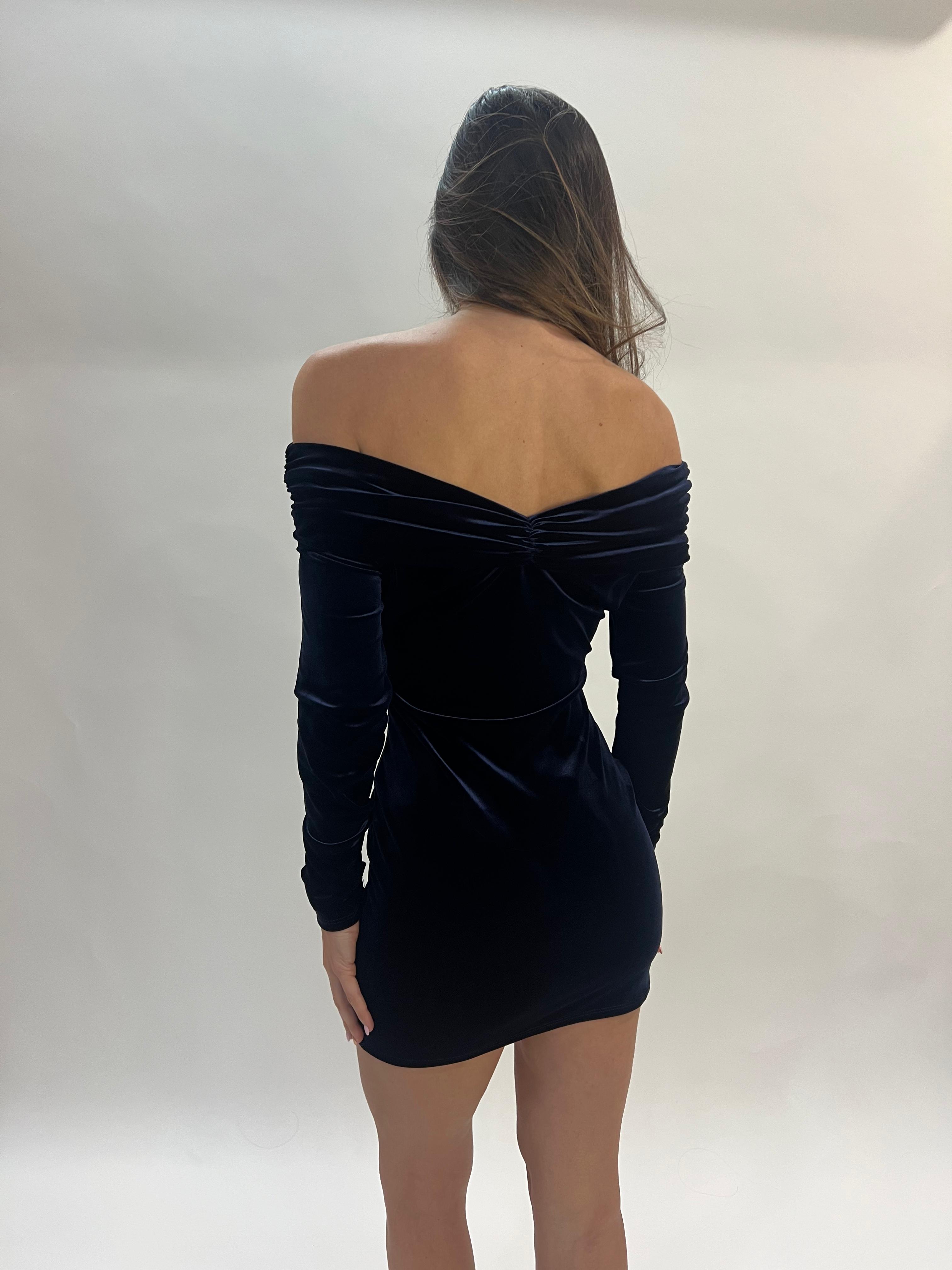 Vestido de Terciopelo Escote Bardot / Talla única