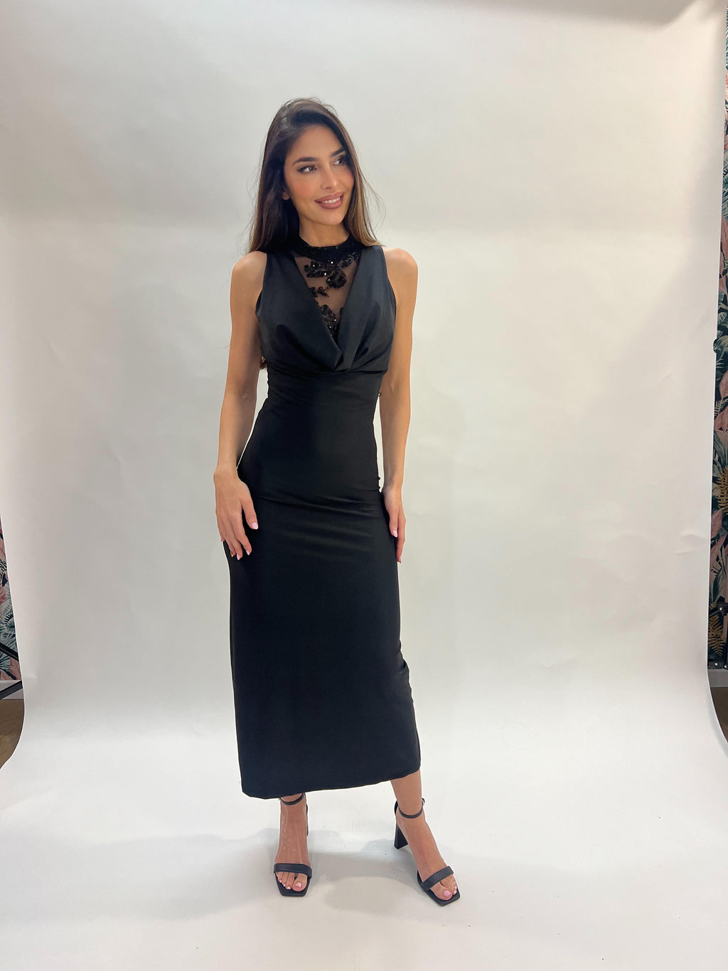 Vestido Negro de  Licra y  Blonda