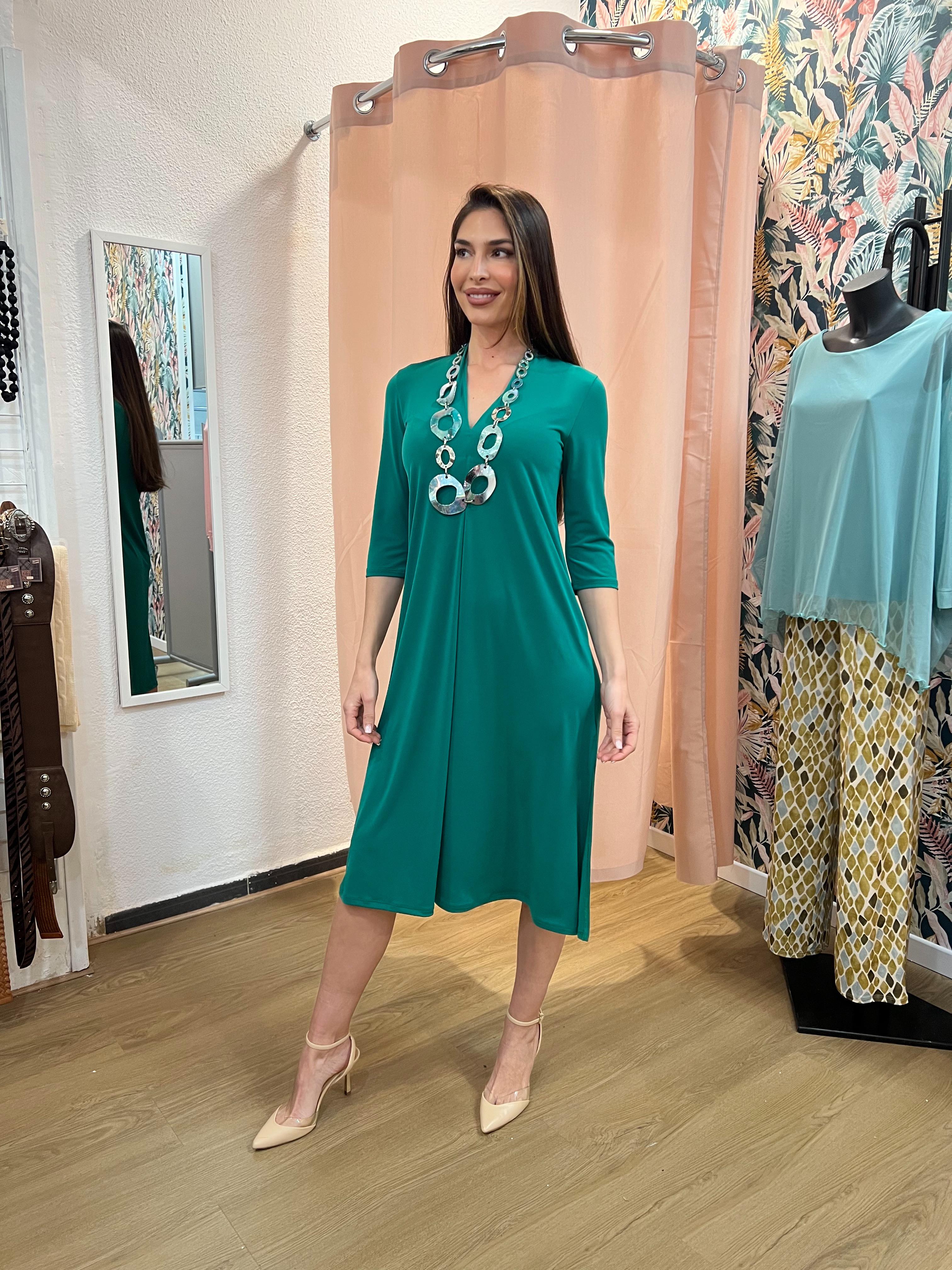 Vestido Midi con pliegue delantero y escote pico liso