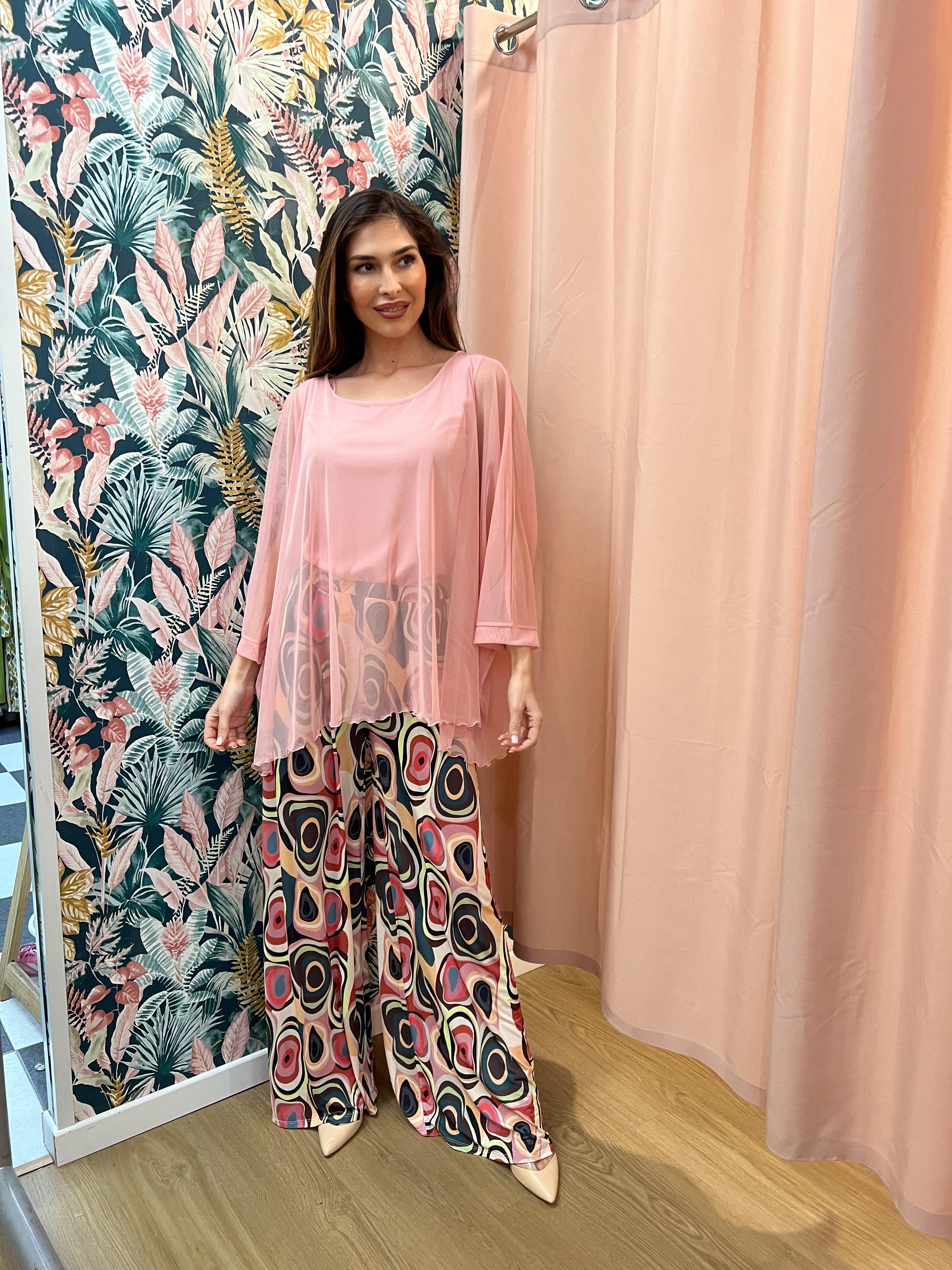 Conjunto elegante mujer con túnica de tul y pantalón palazzo fluído