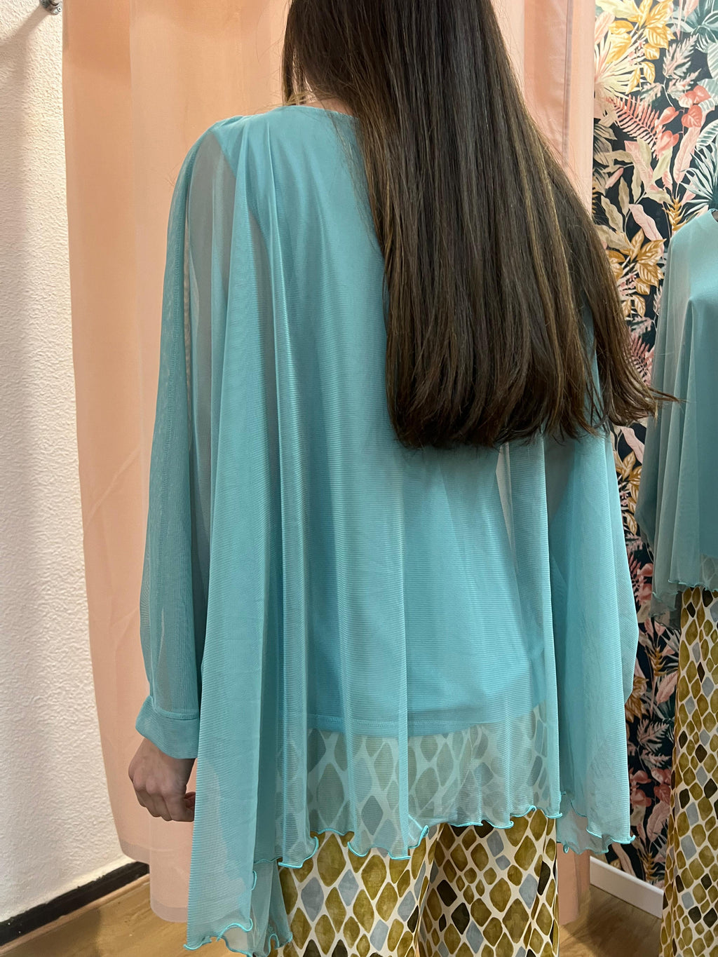 Camiseta Capa de Tul- Elegancia y ligereza en colores