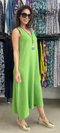 Vestido de tirantes en simil lino color verde