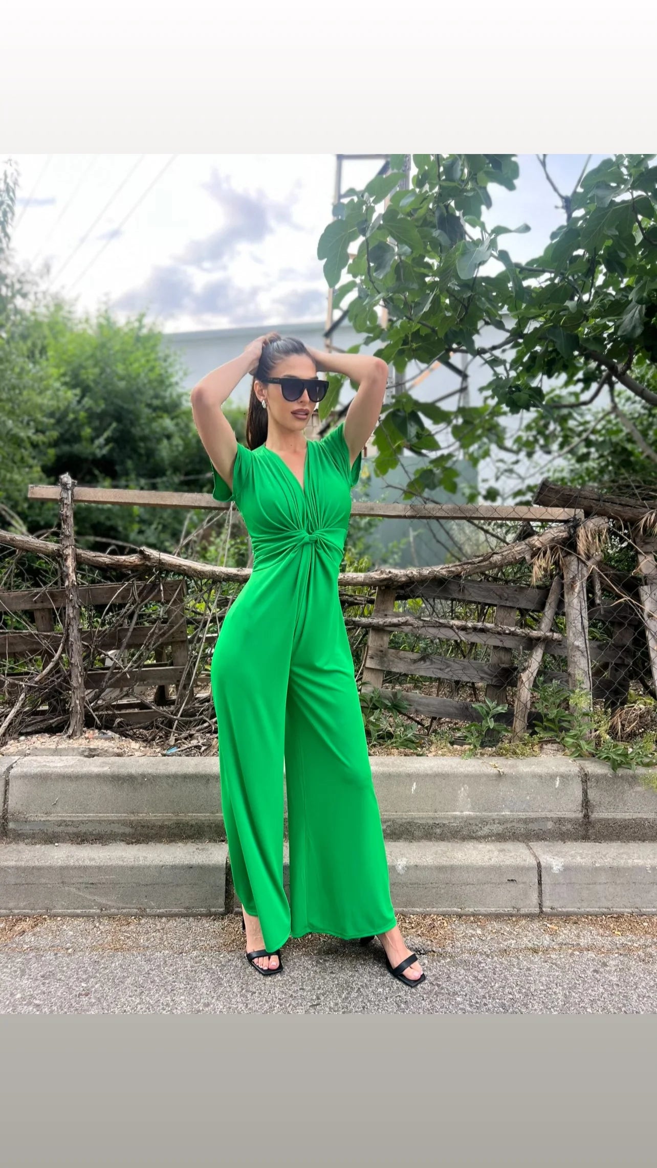 Mono nudo manga corta liso color verde