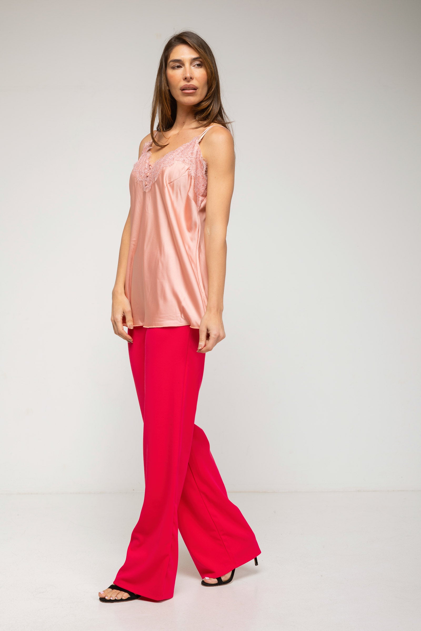 Pantalón recto de neocrepe color fuxia