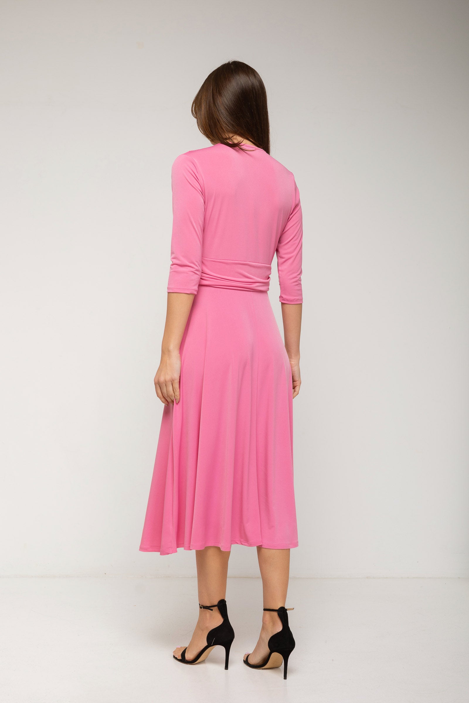 Vestido midi nudo liso rosa