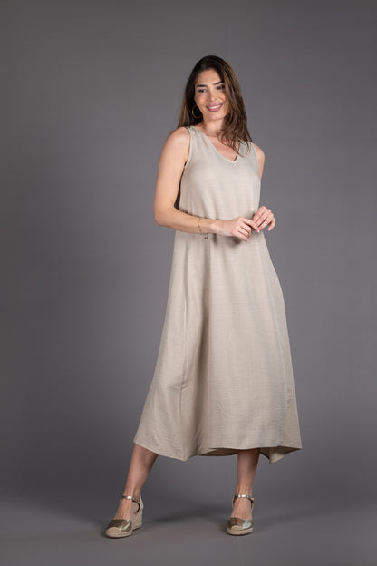 Vestido de tirantes en simil lino color arena