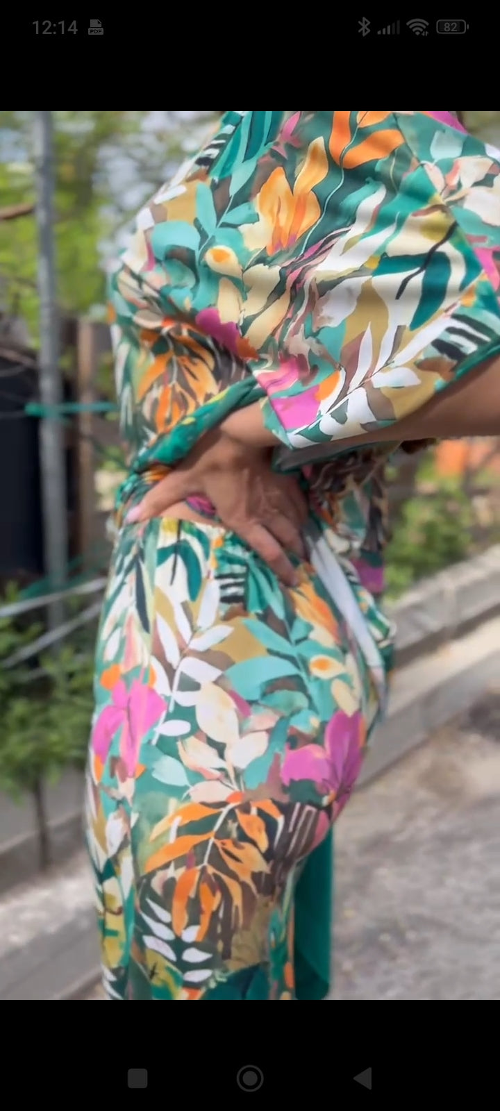 Conjunto cremallera de licra fría estampado selva verde