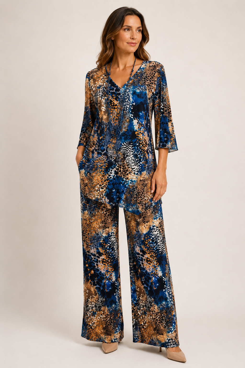 Conjunto de mujer estampado azul con pantalón goma en la cintura