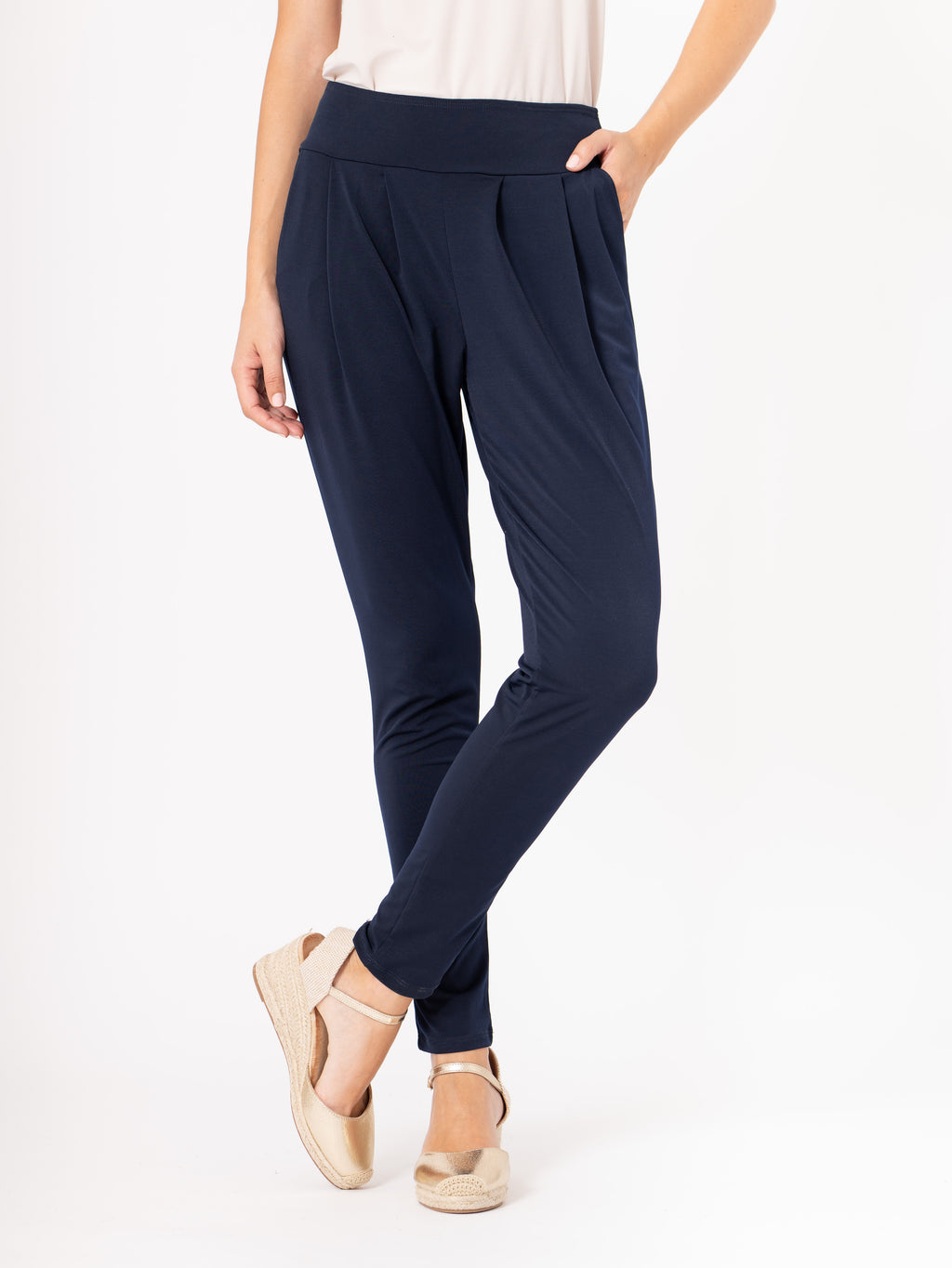 Pantalón de licra fría con pinzas