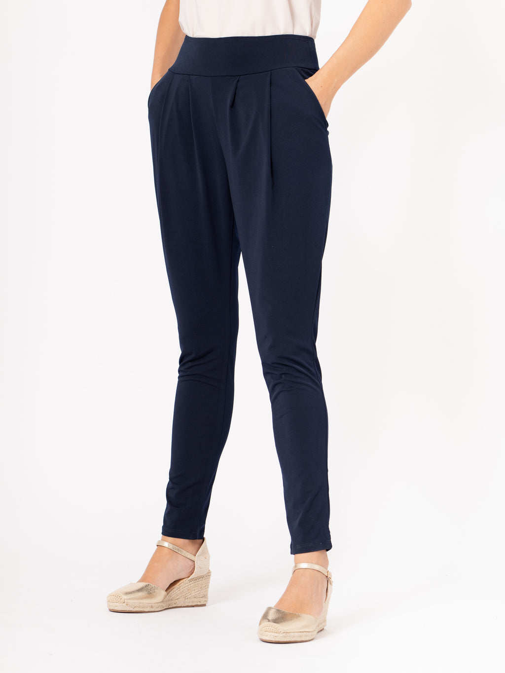 Pantalón de licra fría con pinzas