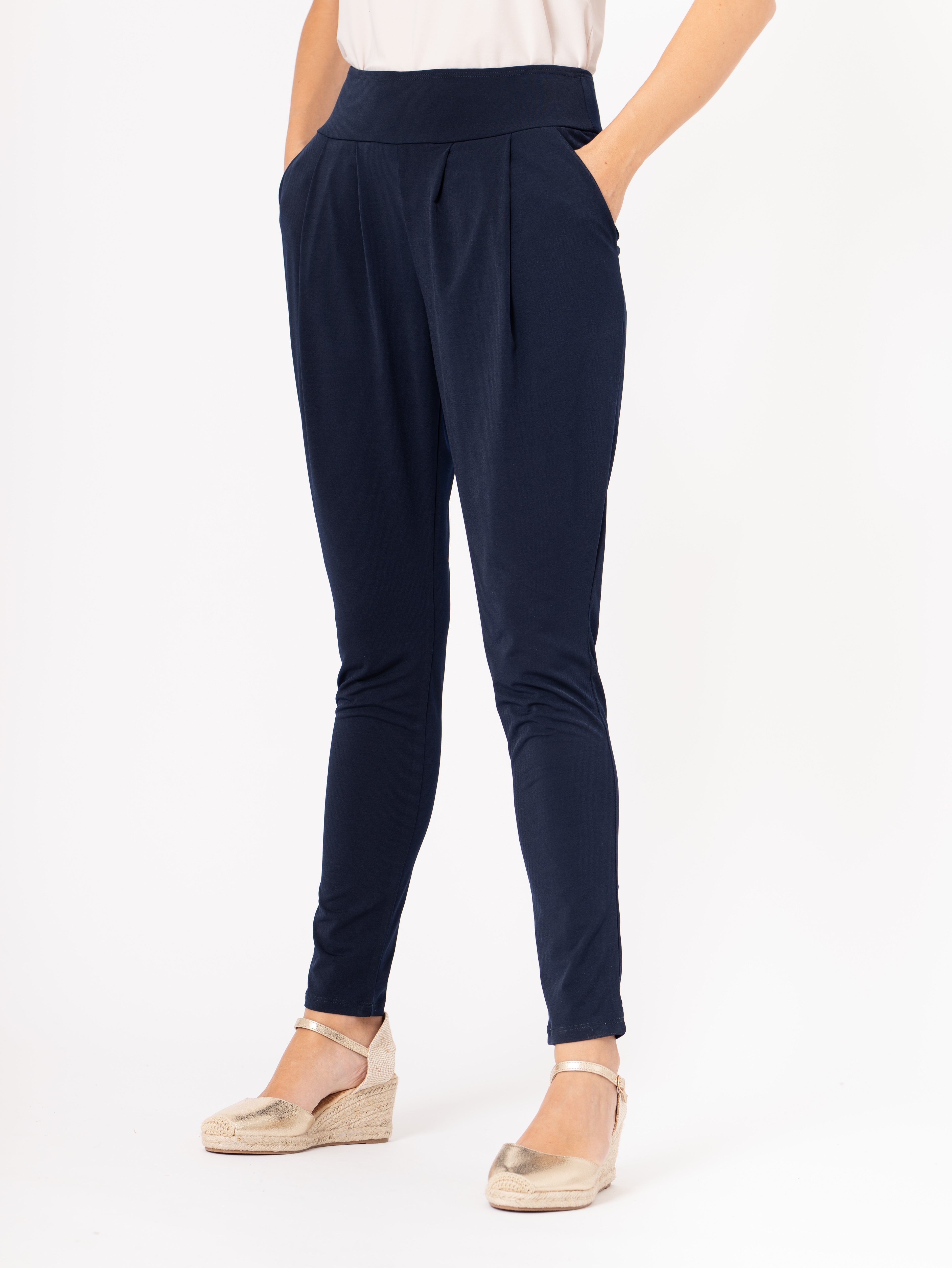 Pantalón de licra fría con pinzas